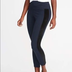 Old Navy High-Rise Velvet-Stripe Street Leggings